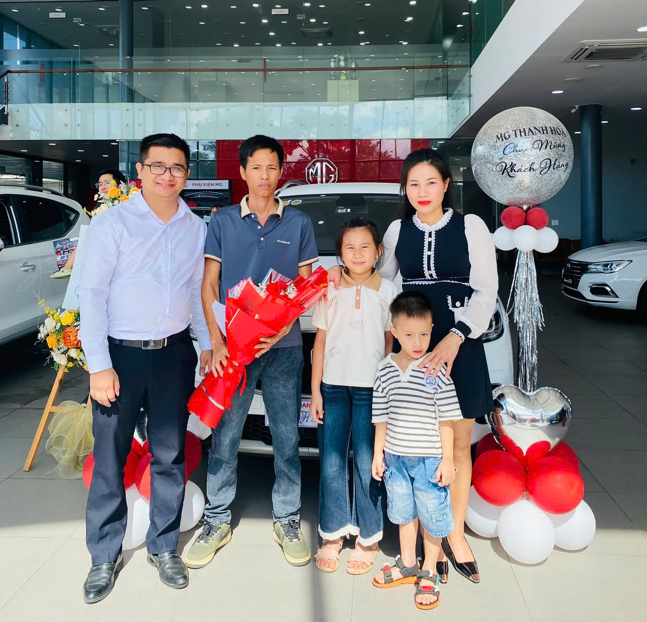 Khoảnh khắc bàn giao xe cho khách hàng tại MG Thanh Hoá — ảnh 6
